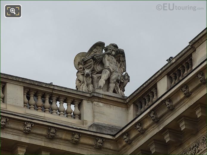 Aile en Retour Mollien West facade and La Chasse statue