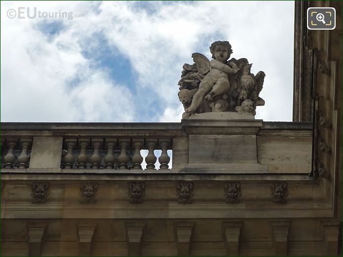 North facade Aile Daru with L'Air stone statue