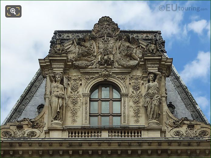 Terre et l'Eau sculpture on Pavillon Colbert