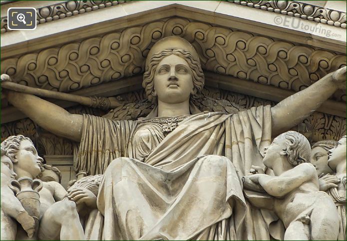 Central statue of France Protegeant la Science et l'Art sculpture