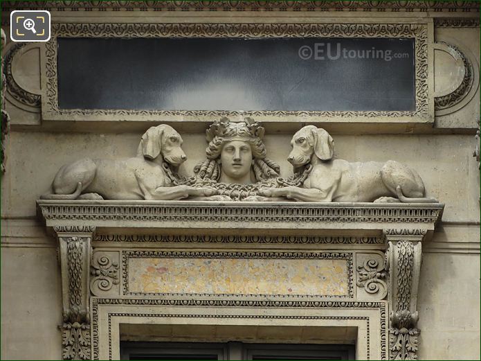 Diane avec Chiens sculpture, Pavillon Richelieu, Musee du Louvre