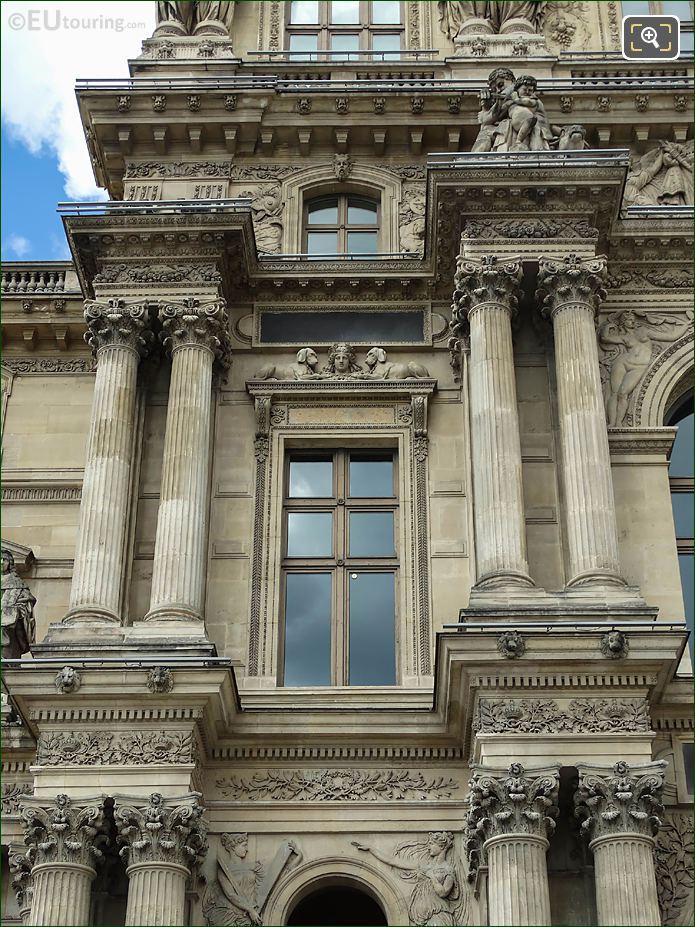 Pavillon Richelieu lef side window and Diane Entre Deux Chiens sculpture