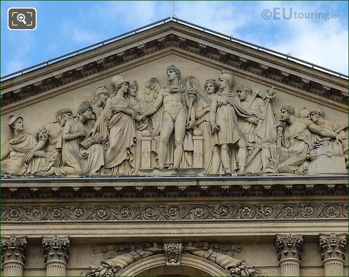 Le Genie de la France Aile Nord Musee du Louvre