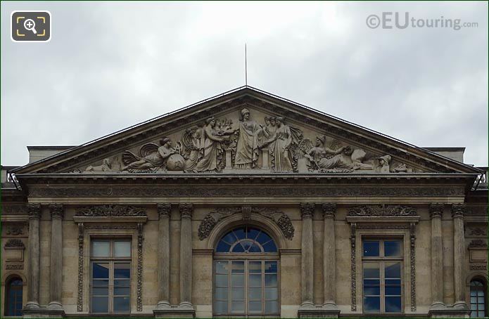 Sculpture on pediment of Aile Sud