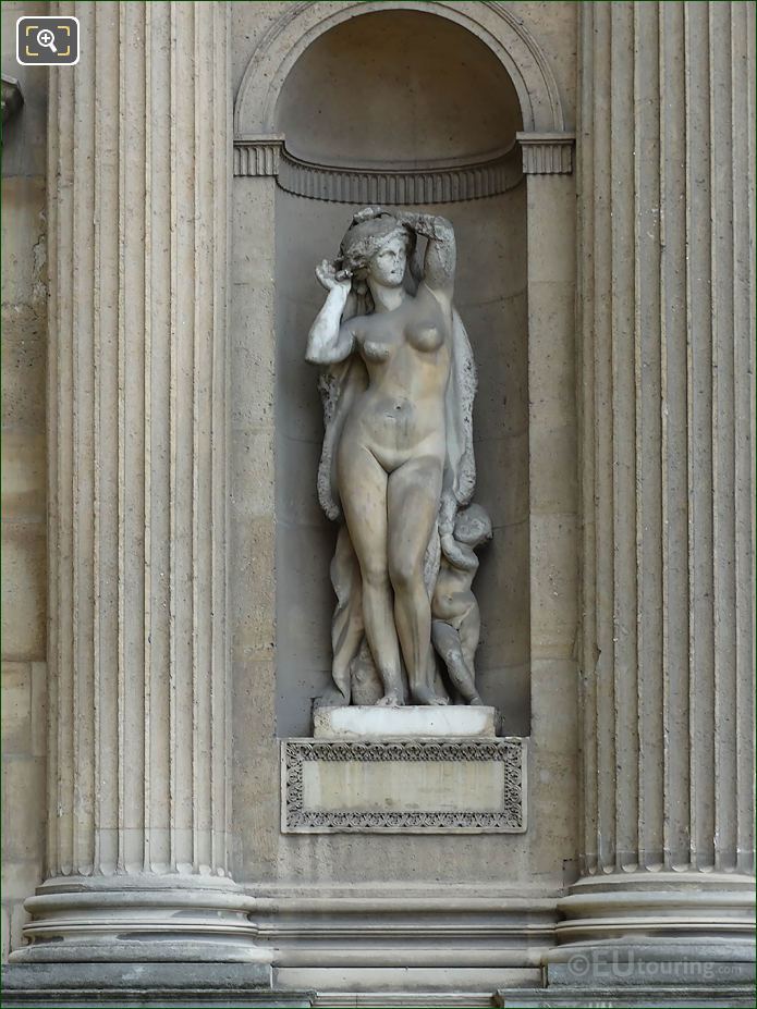 Omphale statue in niche on Aile Sud, Musee du Louvre