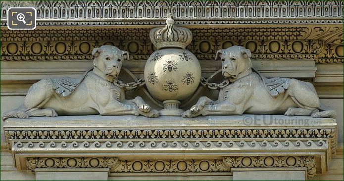 7th window right side Groupe d’animaux sculpture, Aile de Flore