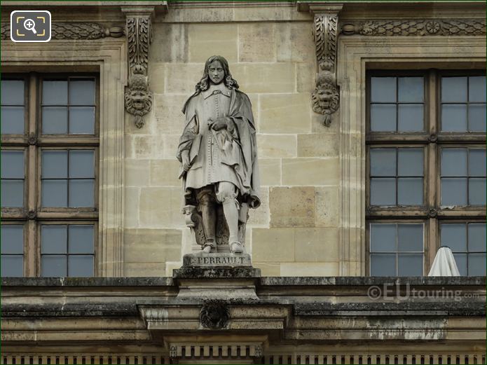 Aile Mollien balcony with C Perrault statue, Musee du Louvre