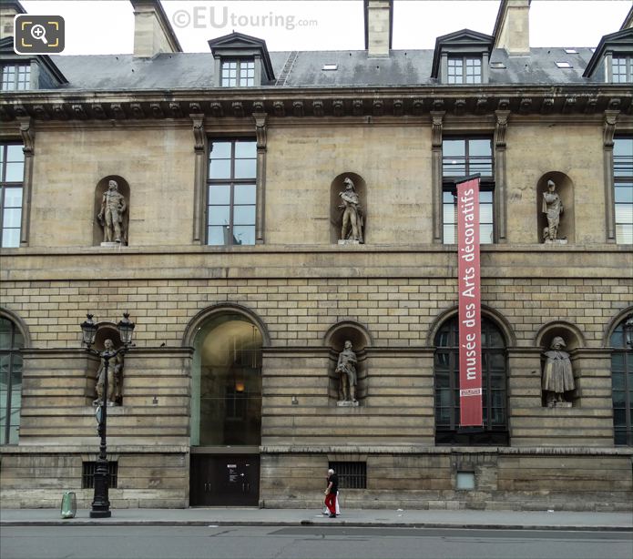 Aile de Rohan-Rivoli facade with Jean-Baptiste Eble statue