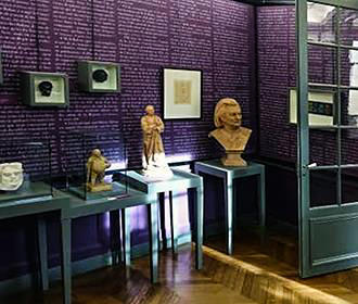 Maison de Balzac Museum bust and statues