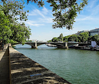 Paris River Seine taken from Quai de Bethune