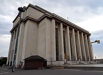 Palais de Chaillot wing with Theatre National de Chaillot