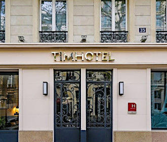 Timhotel Invalides Eiffel entrance