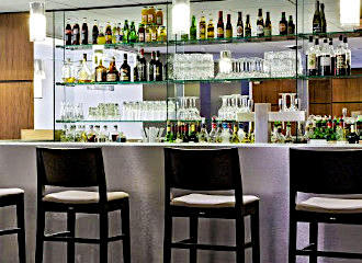 Timhotel Paris Berthier bar area