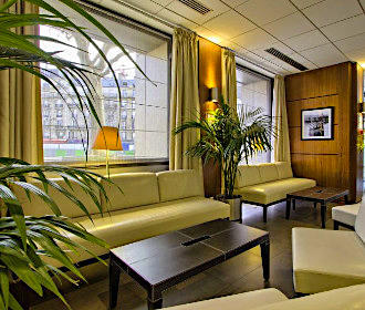 Timhotel Paris Berthier lounge area