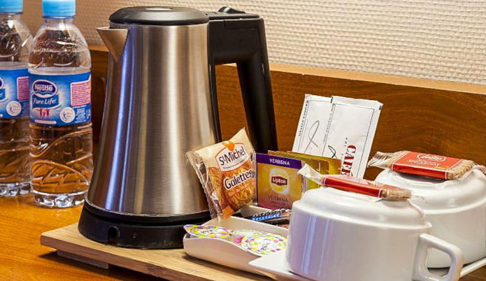 Timhotel Paris Gare du Nord tea and coffee facilities