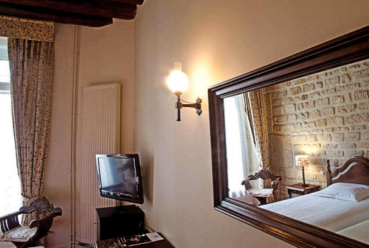 Tonic Hotel du Louvre deluxe room