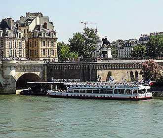 Vedettes Pont-Neuf mooring