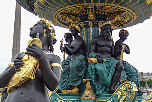 Place de la Concorde Water Fountain Statues