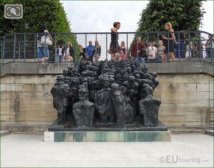 Access point Terrasse du Jeu de Paume Jardin des Tuileries looking NE