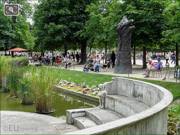 Exedre Nord Sphinx statue, Jardin des Tuileries looking SE