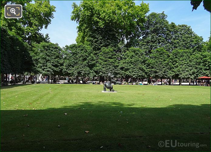 Salle Verte Sud-Ouest grove looking NNE in Tuileries Gardens