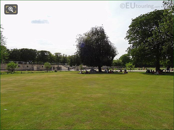 Petit Reserve Sud garden looking SW in Jardin des Tuileries