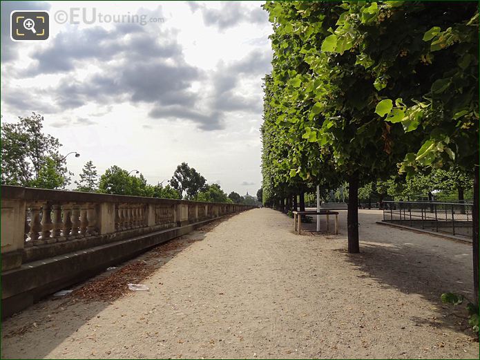 Terrasse du Bord de l'Eau by River Seine in Jardin des Tuileries