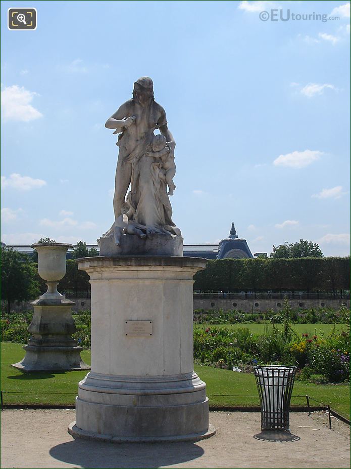 Demi-lune Carre de Fer Sud area Jardin Tuileries looking South