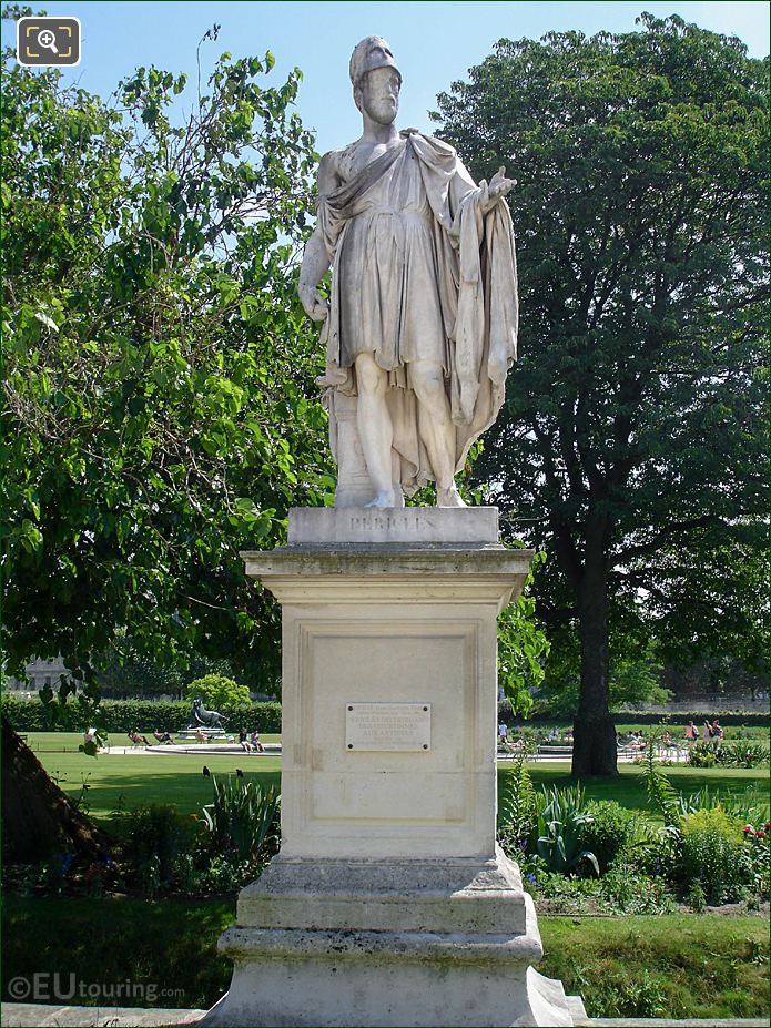 Demi-lune Reserve Sud Jardin Tuileries looking SE