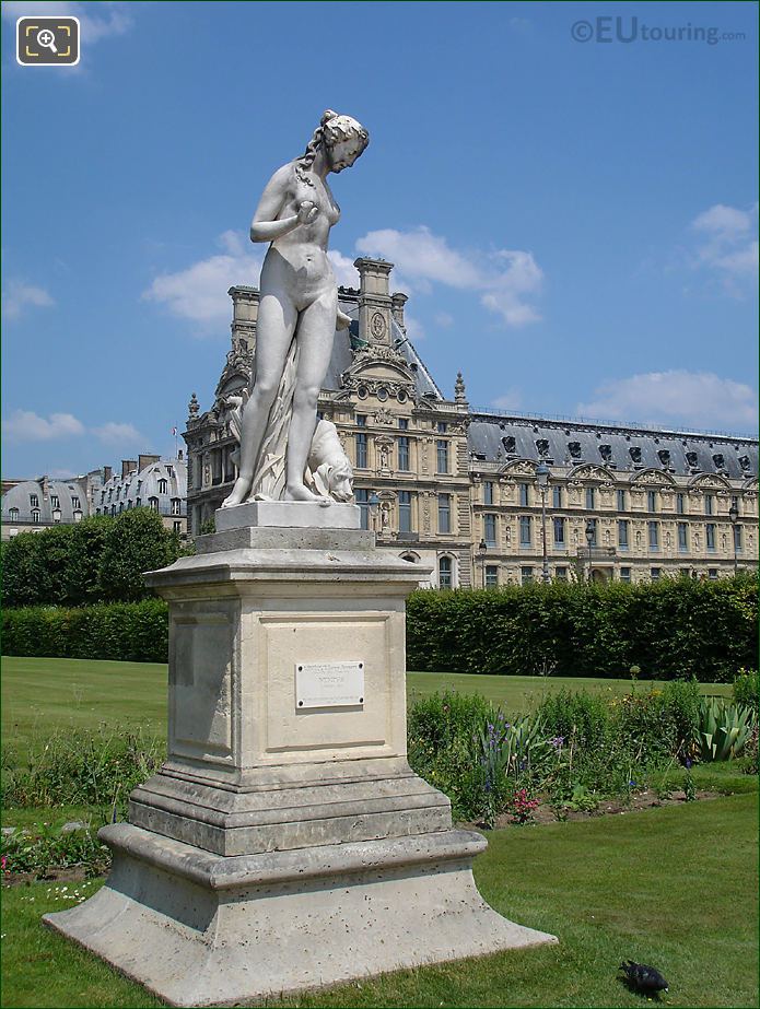 Grille Lemonnier area Jardin des Tuileries and Nymphe statue