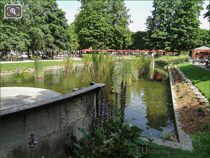 Exedre Sud pond plants and flowers, Jardin des Tuileries, looking SE