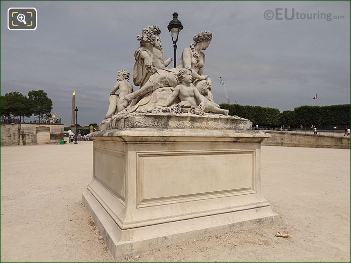 Fer a Cheval statue group view NW to Tuileries Gardens entrance