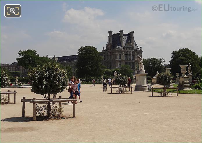 SE Grand Carre area within Jardin Des Tuileries