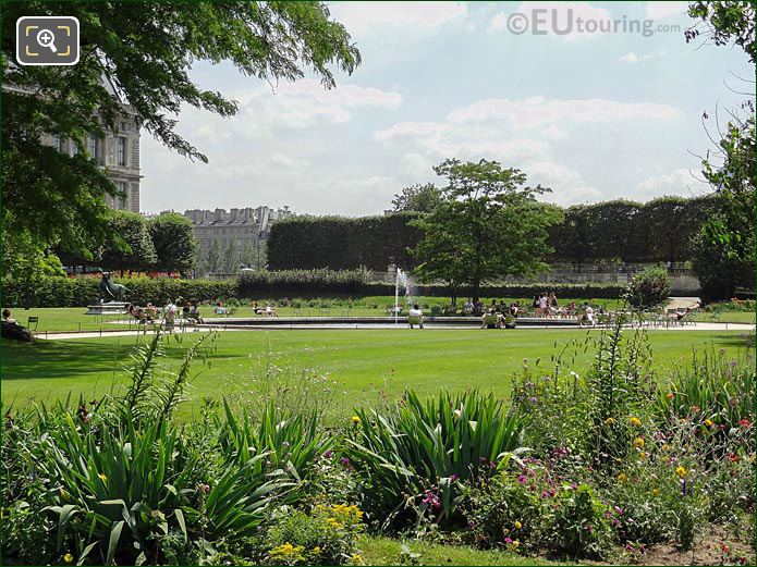 SE water fountain at Tuileries Gardens