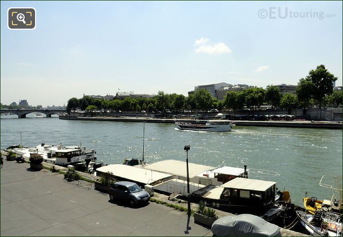 Vedettes de Paris cruising River Seine