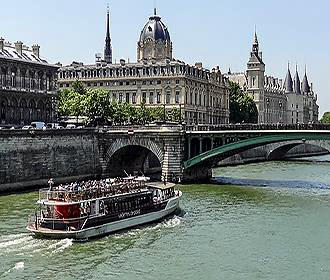 Vedettes de Paris River Seine Cruise