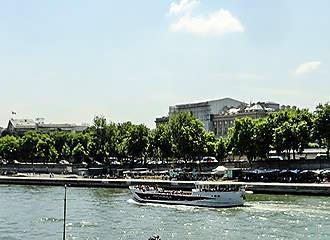 Vedettes de Paris cruise top deck