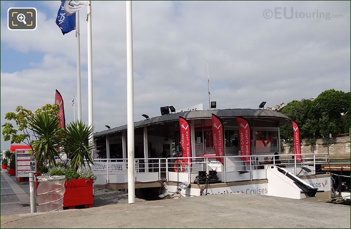 Vedettes de Paris ticket office entrance