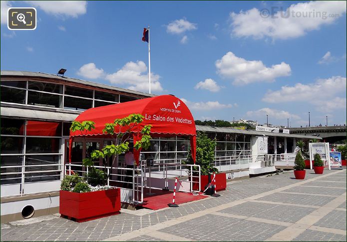 Vedettes de Paris Salon floating restaurant