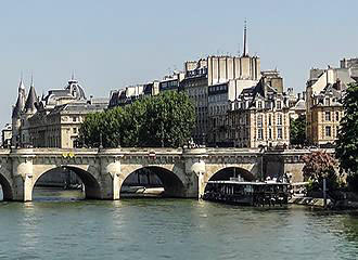 Vedettes Pont-Neuf dock