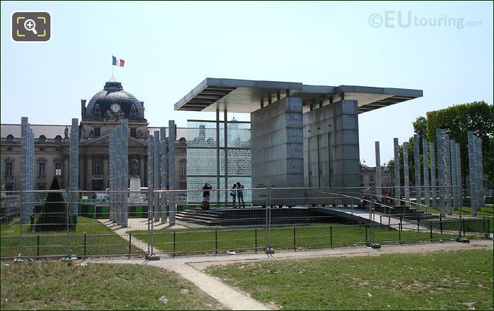 Wall For Peace or Le Mur Pour La Paix