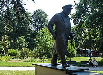Bronze statue of Sir Winston Churchill