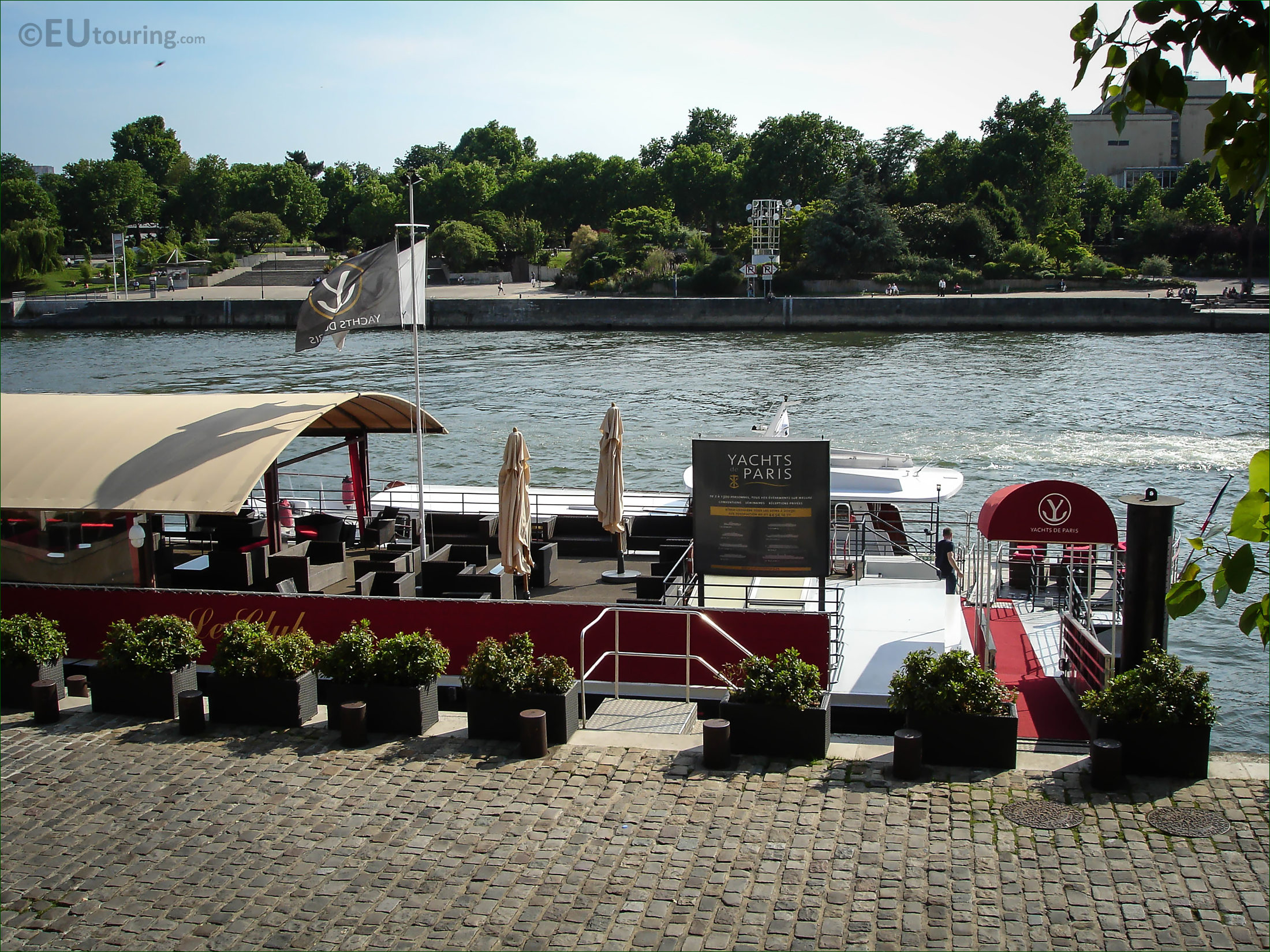 yacht de paris quai henri 4