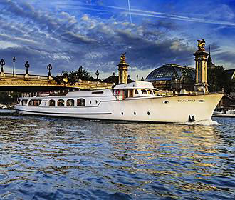 yacht on the seine