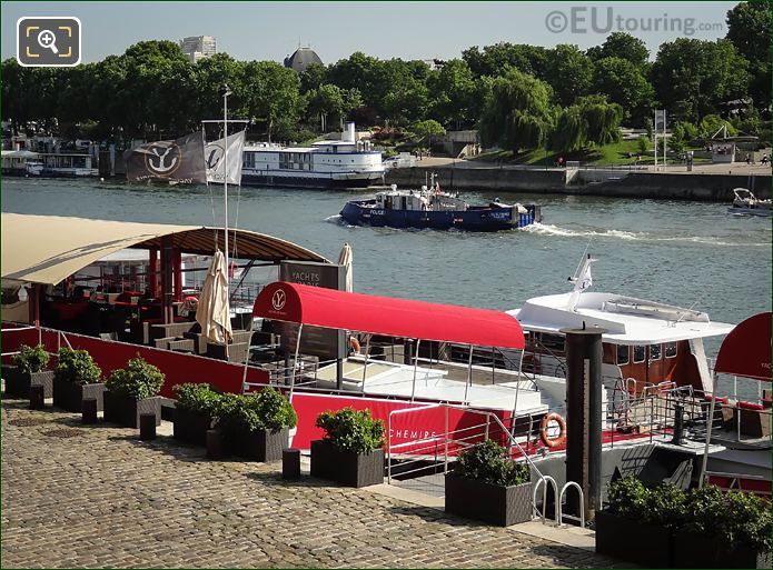 Yachts de Paris cachemire gangway