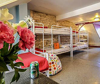 Young And Happy Hostel Paris